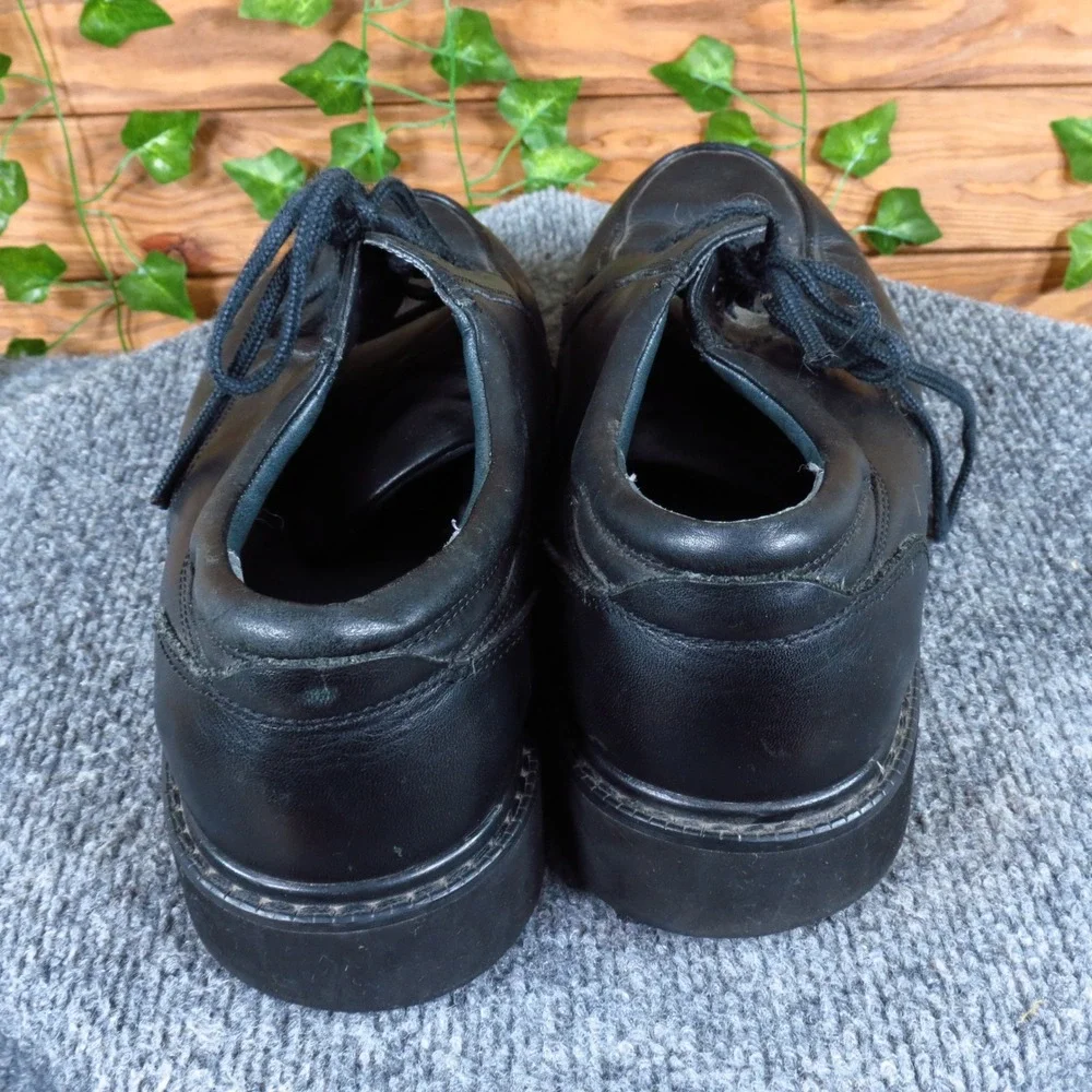 Dockers warden men